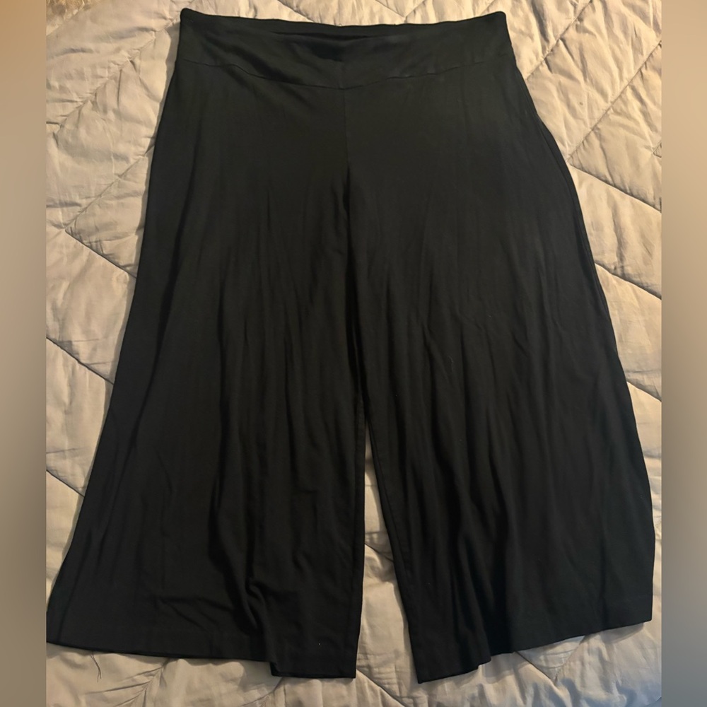 Women’s Capri Style Dress Pants